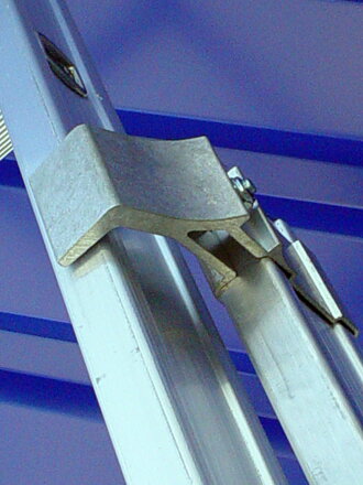 Výsuvný hliníkový PROFI rebrík | detail 01